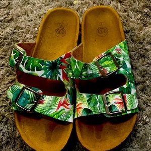 Women sandals size 7